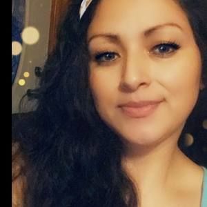 Meet your Posher, Yaneth